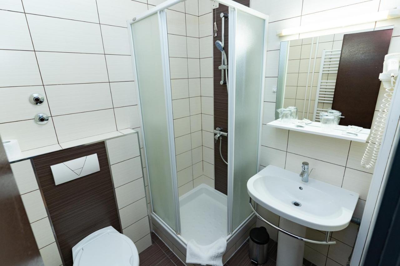 Artearia Hotel Bjelovar Esterno foto