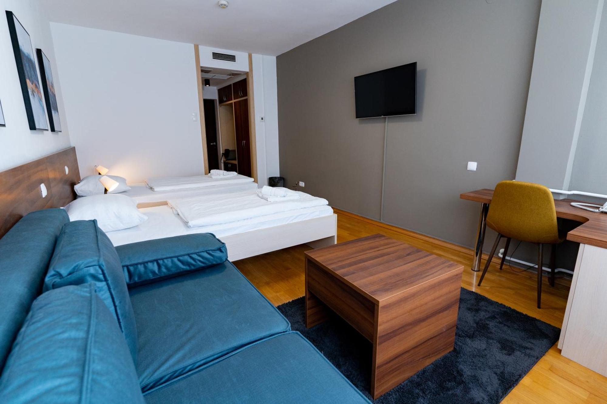 Artearia Hotel Bjelovar Esterno foto