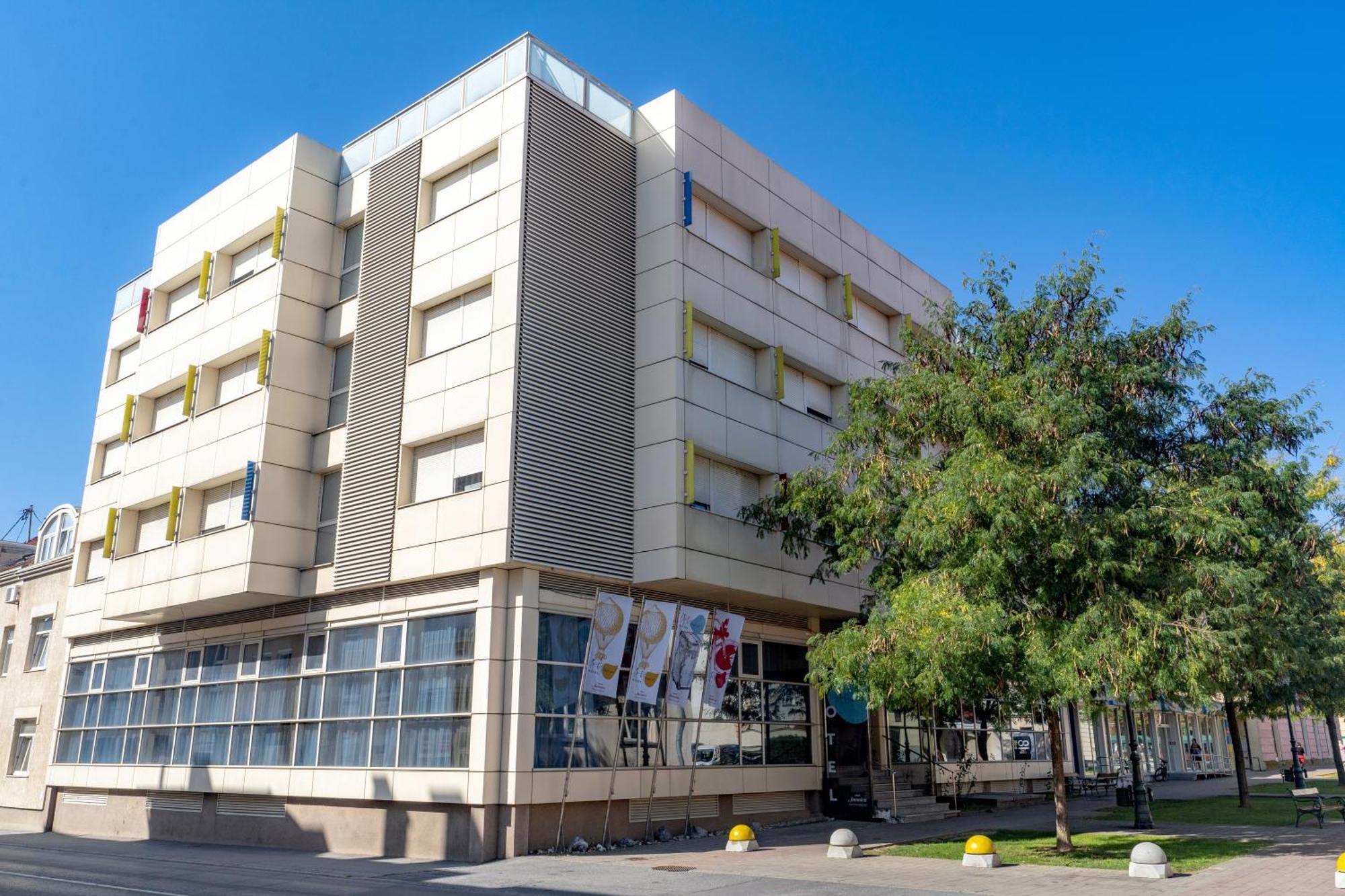 Artearia Hotel Bjelovar Esterno foto