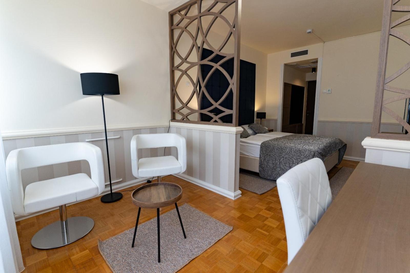 Artearia Hotel Bjelovar Esterno foto