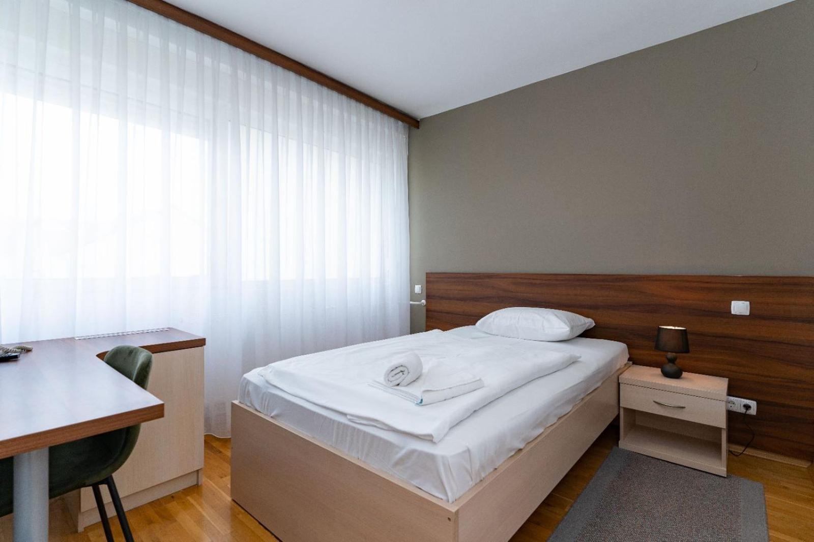 Artearia Hotel Bjelovar Esterno foto